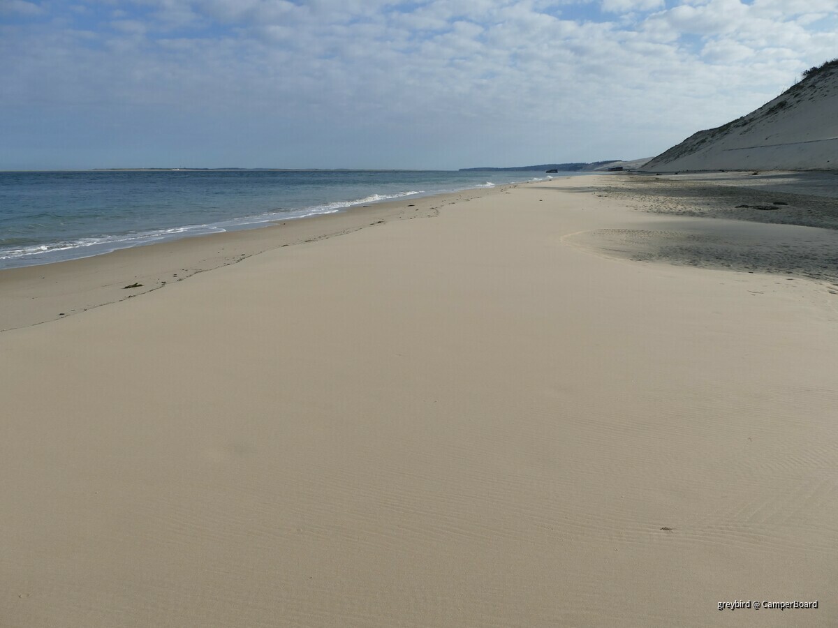 einsamer Strand am französischen Atlantik